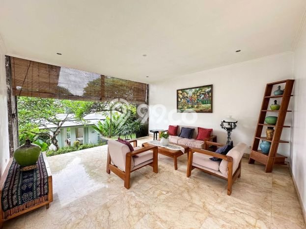 Vila Strategis di , Luas 950m2m², Harga Bersaing Vila Strategis di , Luas 950m2m², Harga Bersaing