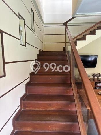 Disewakan Vila Premium Kawasan , Luas 350m2m², Lokasi Berkualitas Disewakan Vila Premium Kawasan , Luas 350m2m², Lokasi Berkualitas