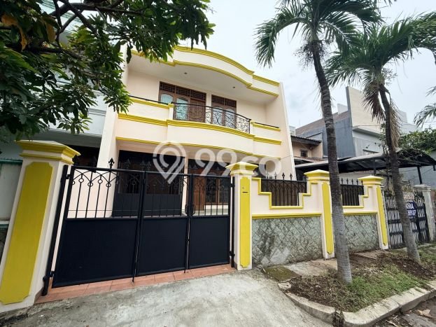 For Sale! Luxury House LT 160m2 Desain Elegan di Pulomas For Sale! Luxury House LT 160m2 Desain Elegan di Pulomas