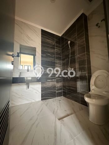 Dijual Rumah Mewah Megah Dengan View Cantik di Gading Serpong, Tangerang Dijual Rumah Mewah Megah Dengan View Cantik di Gading Serpong, Tangerang