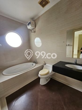 Disewakan! Rumah 3 Kamar Tidur &
3 Kamar Mandi di Gading Serpong, Tangerang Disewakan! Rumah 3 Kamar Tidur &
3 Kamar Mandi di Gading Serpong, Tangerang
