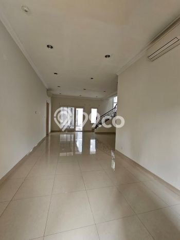Disewakan! Rumah 3 Kamar Tidur &
3 Kamar Mandi di Gading Serpong, Tangerang Disewakan! Rumah 3 Kamar Tidur &
3 Kamar Mandi di Gading Serpong, Tangerang