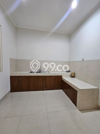 Disewakan! Rumah 3 Kamar Tidur &
3 Kamar Mandi di Gading Serpong, Tangerang Disewakan! Rumah 3 Kamar Tidur &
3 Kamar Mandi di Gading Serpong, Tangerang