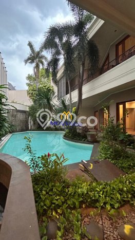Rumah Elit LB 720m2 Siap Huni Desain Elegan di Pondok Indah, Jakarta Selatan Rumah Elit LB 720m2 Siap Huni Desain Elegan di Pondok Indah, Jakarta Selatan