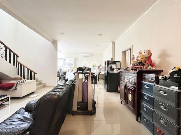 Dijual Rumah Luas Elegan Dengan View Cantik di Gading Serpong, Tangerang Dijual Rumah Luas Elegan Dengan View Cantik di Gading Serpong, Tangerang