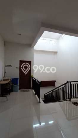 Ready to Use! Luxury House LT 198m2 Desain Elegan di Taman Surya Ready to Use! Luxury House LT 198m2 Desain Elegan di Taman Surya