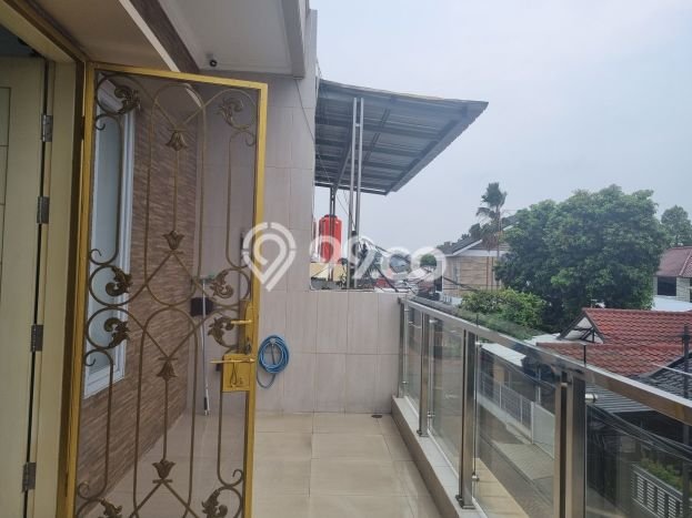 Rumah Luas Asri 3 KT Siap Pakai di Duta Garden Jakarta Barat Rumah Luas Asri 3 KT Siap Pakai di Duta Garden Jakarta Barat