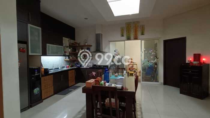 Ready to Use! Luxury House LT 198m2 Desain Elegan di Taman Surya Ready to Use! Luxury House LT 198m2 Desain Elegan di Taman Surya