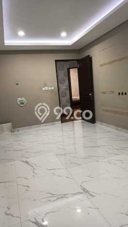 Jual Rumah Eksklusif 3 KT di Taman Surya, Jakarta Barat Jual Rumah Eksklusif 3 KT di Taman Surya, Jakarta Barat