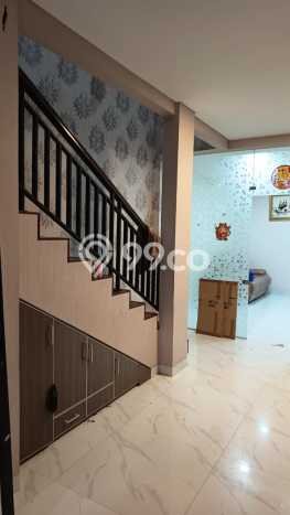 Jual Rumah Eksklusif 3 KT di Taman Surya, Jakarta Barat Jual Rumah Eksklusif 3 KT di Taman Surya, Jakarta Barat