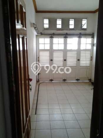 Rumah Elit Modern Tanpa Renovasi di Pegadungan Jakarta Barat Rumah Elit Modern Tanpa Renovasi di Pegadungan Jakarta Barat