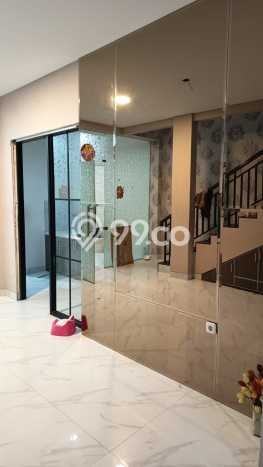 Jual Rumah Eksklusif 3 KT di Taman Surya, Jakarta Barat Jual Rumah Eksklusif 3 KT di Taman Surya, Jakarta Barat