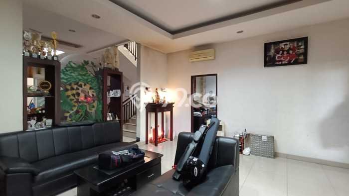 Ready to Use! Luxury House LT 198m2 Desain Elegan di Taman Surya Ready to Use! Luxury House LT 198m2 Desain Elegan di Taman Surya