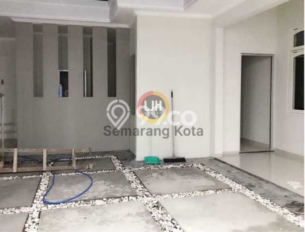 Dijual Rumah Premium dengan Fasilitas Sekitar Lengkap di Semarang Barat, Semarang Dijual Rumah Premium dengan Fasilitas Sekitar Lengkap di Semarang Barat, Semarang