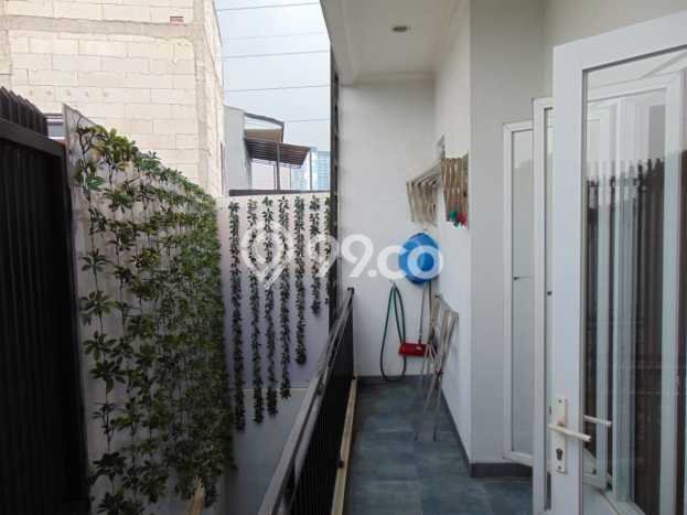 Rumah Strategis Minimalis Lb 97m2 di Ciputat, Tangerang Selatan Rumah Strategis Minimalis Lb 97m2 di Ciputat, Tangerang Selatan