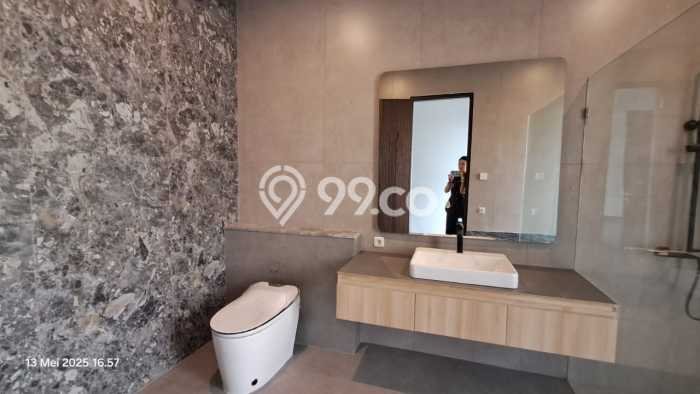 Hunian Mewah LB 500m2 Siap Huni Desain Elegan di Alam Sutera, Tangerang Hunian Mewah LB 500m2 Siap Huni Desain Elegan di Alam Sutera, Tangerang