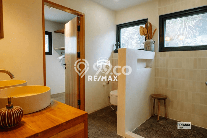 Disewakan Vila Kawasan , Area 800m2m², Lokasi Strategis Disewakan Vila Kawasan , Area 800m2m², Lokasi Strategis