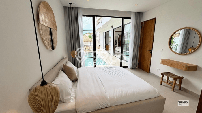 SEWA TERBAIK! Vila Kawasan , Luas 200m2m², Kawasan Nyaman SEWA TERBAIK! Vila Kawasan , Luas 200m2m², Kawasan Nyaman