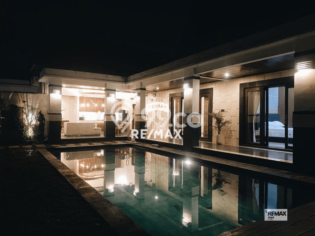 Vila Siap Huni Kawasan , Area 400m2m², Dekat ke Pusat Kota Vila Siap Huni Kawasan , Area 400m2m², Dekat ke Pusat Kota