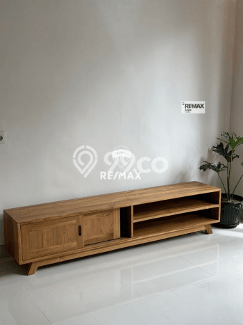 Vila Kawasan , Luas 200m2m², Lokasi Premium, Available Sekarang Vila Kawasan , Luas 200m2m², Lokasi Premium, Available Sekarang