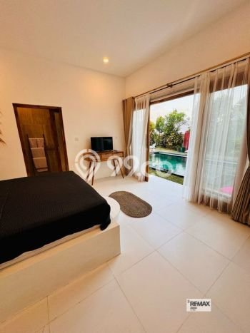 HUNIAN PILIHAN! Rumah di Canggu, 7 KT, Area Asri, Luas 650m2m² Bangunan 650m2m² HUNIAN PILIHAN! Rumah di Canggu, 7 KT, Area Asri, Luas 650m2m² Bangunan 650m2m²