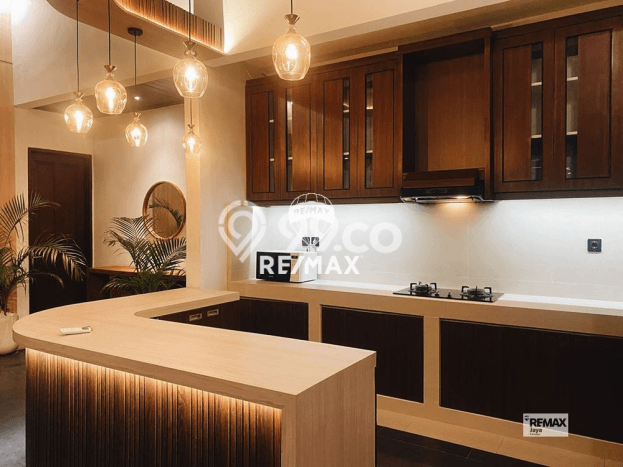 Vila Siap Huni Kawasan , Area 400m2m², Dekat ke Pusat Kota Vila Siap Huni Kawasan , Area 400m2m², Dekat ke Pusat Kota