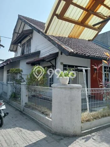 Rumah Minimalis 5 Kamar LT 140m2 di Gatot Subroto Rumah Minimalis 5 Kamar LT 140m2 di Gatot Subroto