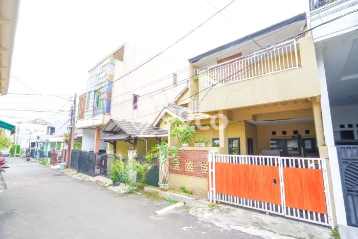 Rumah Modern Minimalis 4 Kamar Siap Huni di Cipayung Rumah Modern Minimalis 4 Kamar Siap Huni di Cipayung