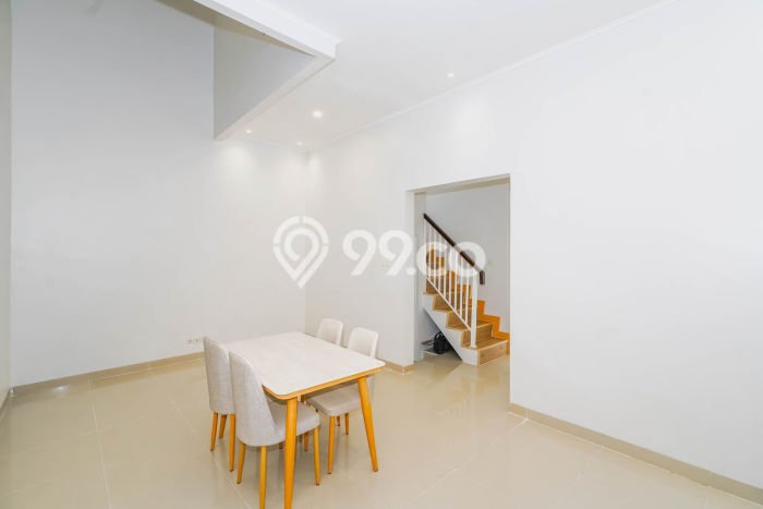 Dijual Hunian Rumah Terawat 4 Kamar di Cibubur, Jakarta Timur Dijual Hunian Rumah Terawat 4 Kamar di Cibubur, Jakarta Timur