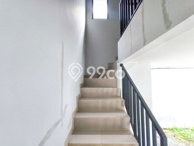 Hunian Nyaman Asri 2 KT Siap Pakai di BSD City Tangerang Hunian Nyaman Asri 2 KT Siap Pakai di BSD City Tangerang