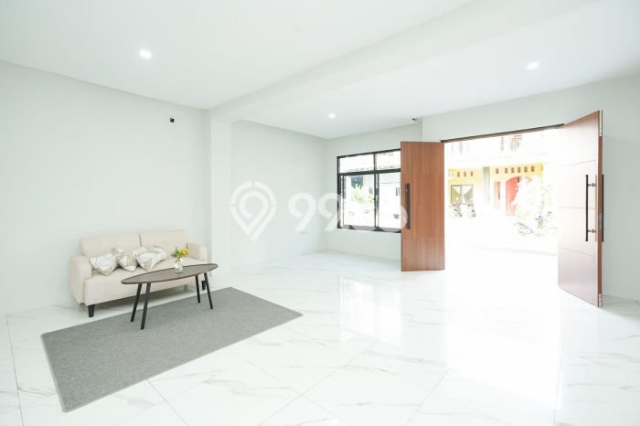 GOOD DEAL! Rumah Strategis di Cibubur, LT 135m² LB 198m² GOOD DEAL! Rumah Strategis di Cibubur, LT 135m² LB 198m²