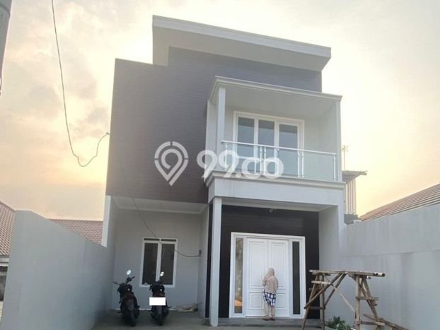 For Sale Rumah 3 Kamar Lokasi Ideal Bagus dan Strategis di Ciracas For Sale Rumah 3 Kamar Lokasi Ideal Bagus dan Strategis di Ciracas