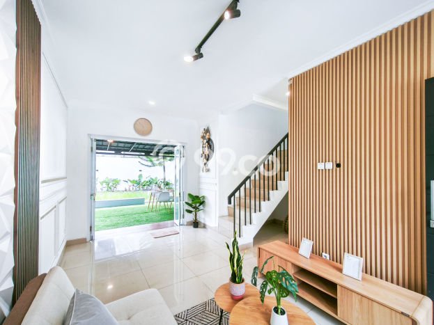 Dijual Hunian Rumah Terawat 3 KT di Cibubur, Jakarta Timur Dijual Hunian Rumah Terawat 3 KT di Cibubur, Jakarta Timur