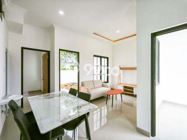 Jual Rumah Bagus Siap Huni LB 65m2 di Serpong, Tangerang Selatan Jual Rumah Bagus Siap Huni LB 65m2 di Serpong, Tangerang Selatan