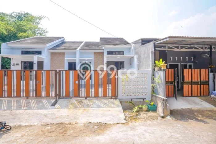 For Sale Hunian Rumah Terawat 2 KT di Cibubur, Jakarta Timur For Sale Hunian Rumah Terawat 2 KT di Cibubur, Jakarta Timur