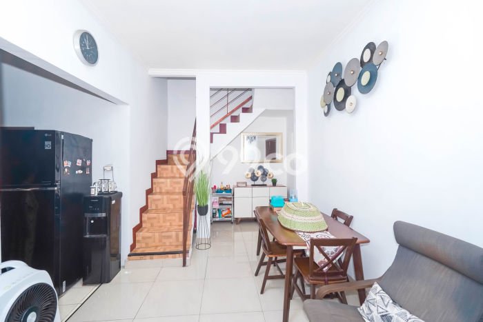 Siap Huni Rumah Mewah 5 Kamar di Jagakarsa Dekat ke Mana Pun Siap Huni Rumah Mewah 5 Kamar di Jagakarsa Dekat ke Mana Pun