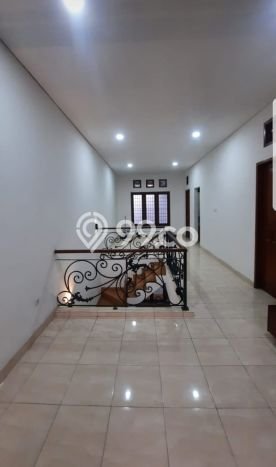 Jual Rumah Bagus Siap Huni LB 210m2 di Cilodong, Depok Jual Rumah Bagus Siap Huni LB 210m2 di Cilodong, Depok