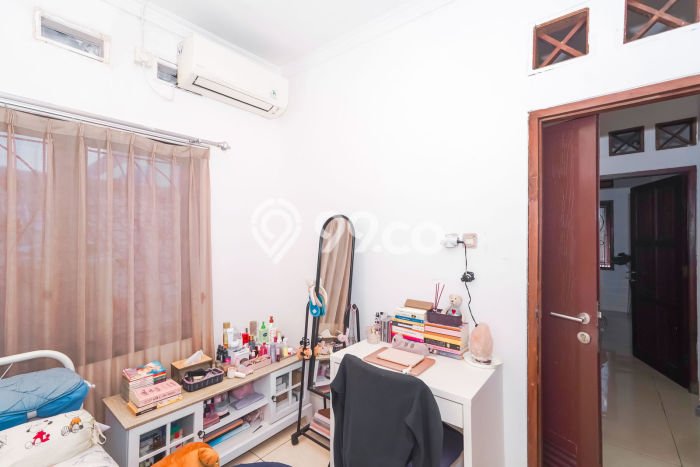 Siap Huni Rumah Mewah 5 Kamar di Jagakarsa Dekat ke Mana Pun Siap Huni Rumah Mewah 5 Kamar di Jagakarsa Dekat ke Mana Pun