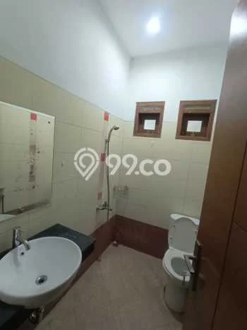 Lokasi terbaik! Rumah siap pakai disewakan di Batununggal LB 250m2 Lokasi terbaik! Rumah siap pakai disewakan di Batununggal LB 250m2