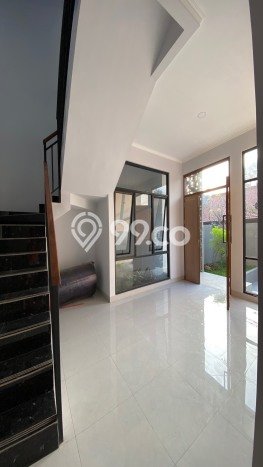 Rumah Luxury Modern Tanpa Renovasi di Turangga Bandung Rumah Luxury Modern Tanpa Renovasi di Turangga Bandung