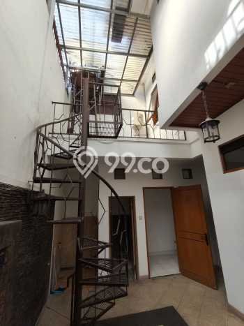 Lokasi strategis! Rumah siap pakai dikontrakkan di Batununggal LB 225m2 Lokasi strategis! Rumah siap pakai dikontrakkan di Batununggal LB 225m2
