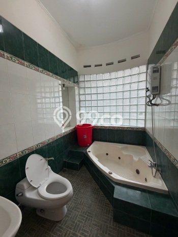 Jual Rumah Mewah Elegan Dengan View Cantik di Buah Batu, Bandung Jual Rumah Mewah Elegan Dengan View Cantik di Buah Batu, Bandung