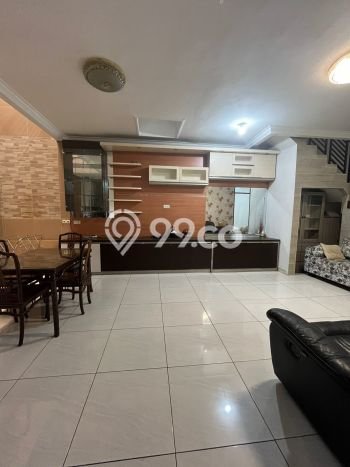 Jarang Ada! Rumah Sewa 4 Kamar Bagus Siap Huni Turangga Jarang Ada! Rumah Sewa 4 Kamar Bagus Siap Huni Turangga