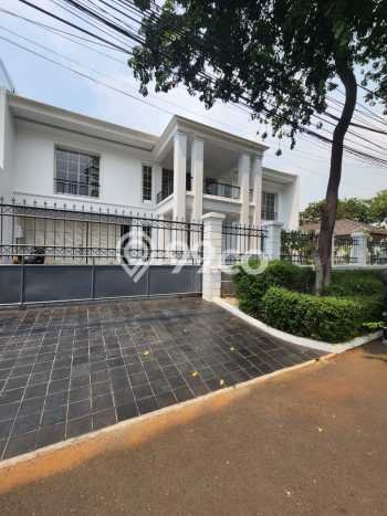 Rumah Elit LB 1000m2 Siap Pakai Desain Elegan di patra kuningan, Jakarta Selatan Rumah Elit LB 1000m2 Siap Pakai Desain Elegan di patra kuningan, Jakarta Selatan