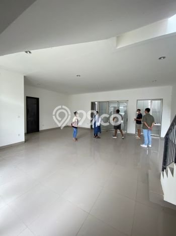 Disewakan! Rumah 4 Kamar Tidur &
3 Kamar Mandi di Pantai Indah Kapuk 2, Jakarta Utara Disewakan! Rumah 4 Kamar Tidur &
3 Kamar Mandi di Pantai Indah Kapuk 2, Jakarta Utara
