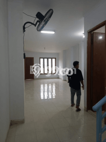 Ruko Dijual di Jakarta Barat LT 90m2 & LB 270m2 Lokasi Terbaik! Ruko Dijual di Jakarta Barat LT 90m2 & LB 270m2 Lokasi Terbaik!