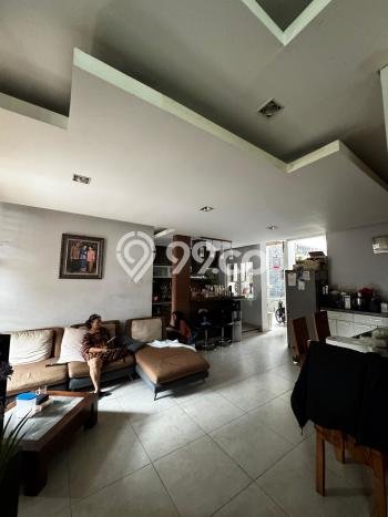 Siap Huni Rumah Mewah 5 Kamar di Cipayung Dekat ke Mana Pun Siap Huni Rumah Mewah 5 Kamar di Cipayung Dekat ke Mana Pun