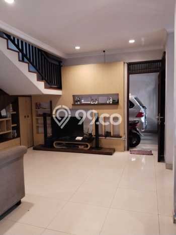 Rumah Elit LB 200m2 Siap Huni Desain Elegan di Cawang, Jakarta Timur Rumah Elit LB 200m2 Siap Huni Desain Elegan di Cawang, Jakarta Timur