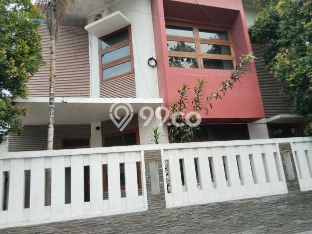 Rumah Elit LB 200m2 Siap Huni Desain Elegan di Cawang, Jakarta Timur Rumah Elit LB 200m2 Siap Huni Desain Elegan di Cawang, Jakarta Timur