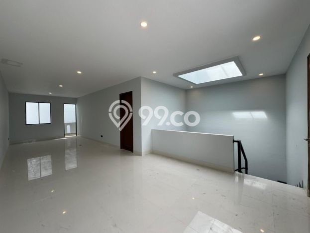 For Sale! Luxury House LT 168m2 Desain Elegan di Pluit For Sale! Luxury House LT 168m2 Desain Elegan di Pluit